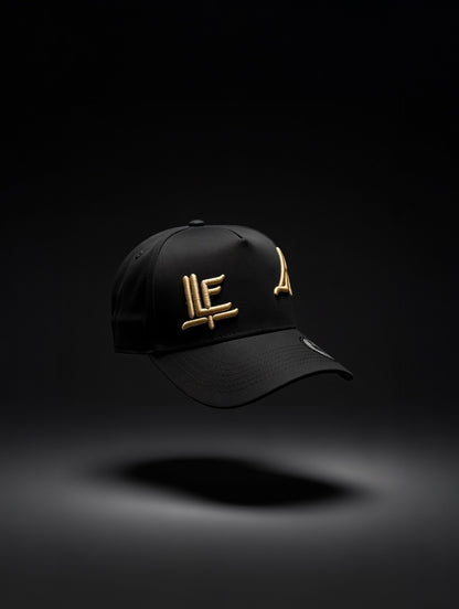 GORRA NEGRA TIPO CABALLISTA